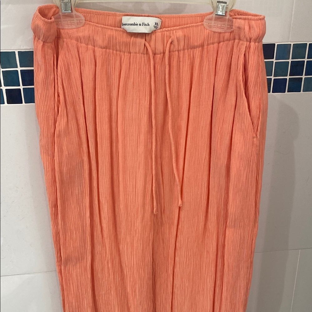 Abercrombie & Fitch Coral Stretch Pant
